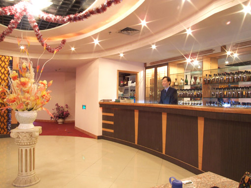 酒店大堂酒吧